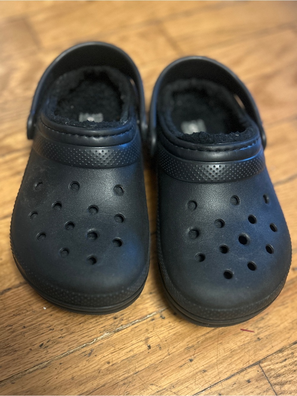 CROCS Kids Black Fleece-Lined Clogs